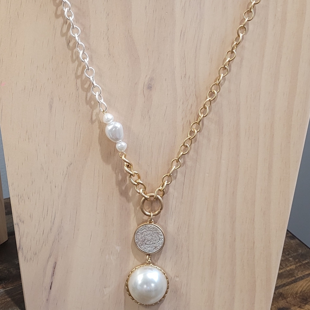 NIB Plunder Trinity Necklace